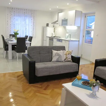 Perivoj Appartement Kaštela